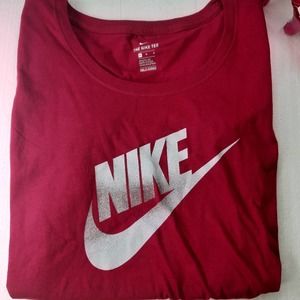 Nike Tee NEW M